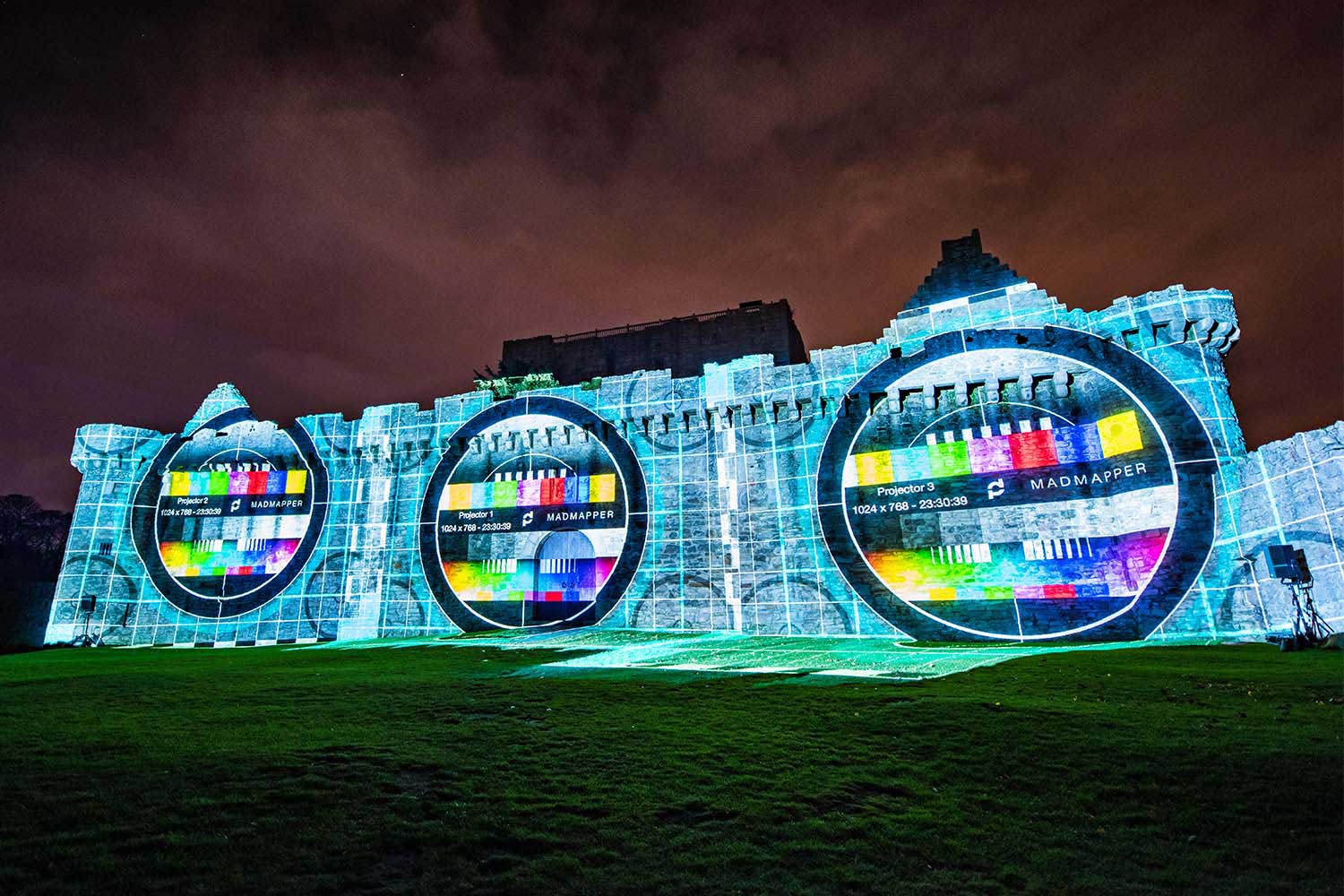 madmapper test card projection mapping onto Craigmillar Castle